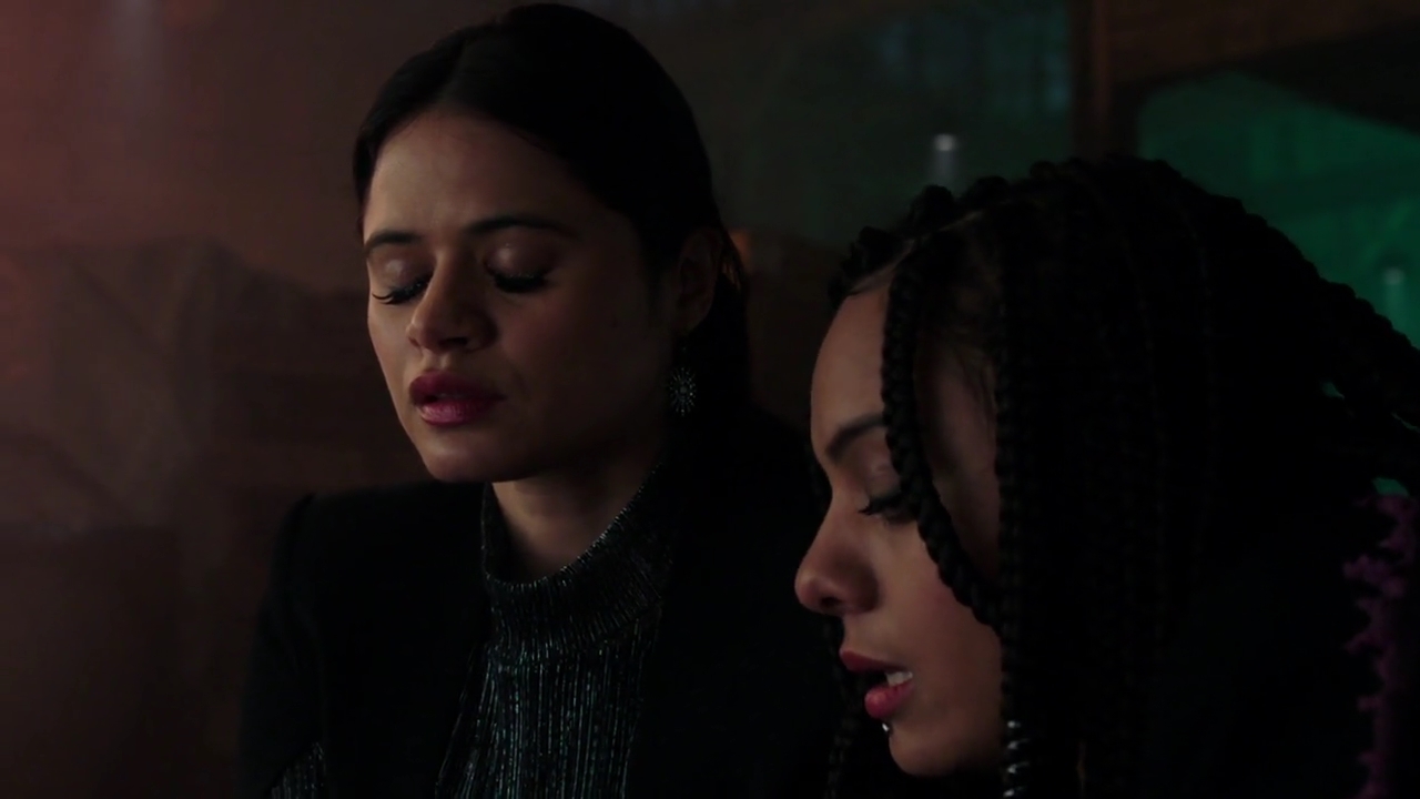 Charmed-Online-dot-nl_Charmed-1x14TouchedByADemon01464.jpg Charmed-Online-dot-nl_Charmed-1x14TouchedByADemon01464.jpg