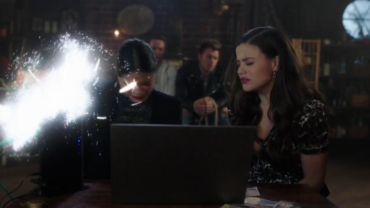 Charmed-Online-dot-nl_Charmed-1x14TouchedByADemon01902.jpg