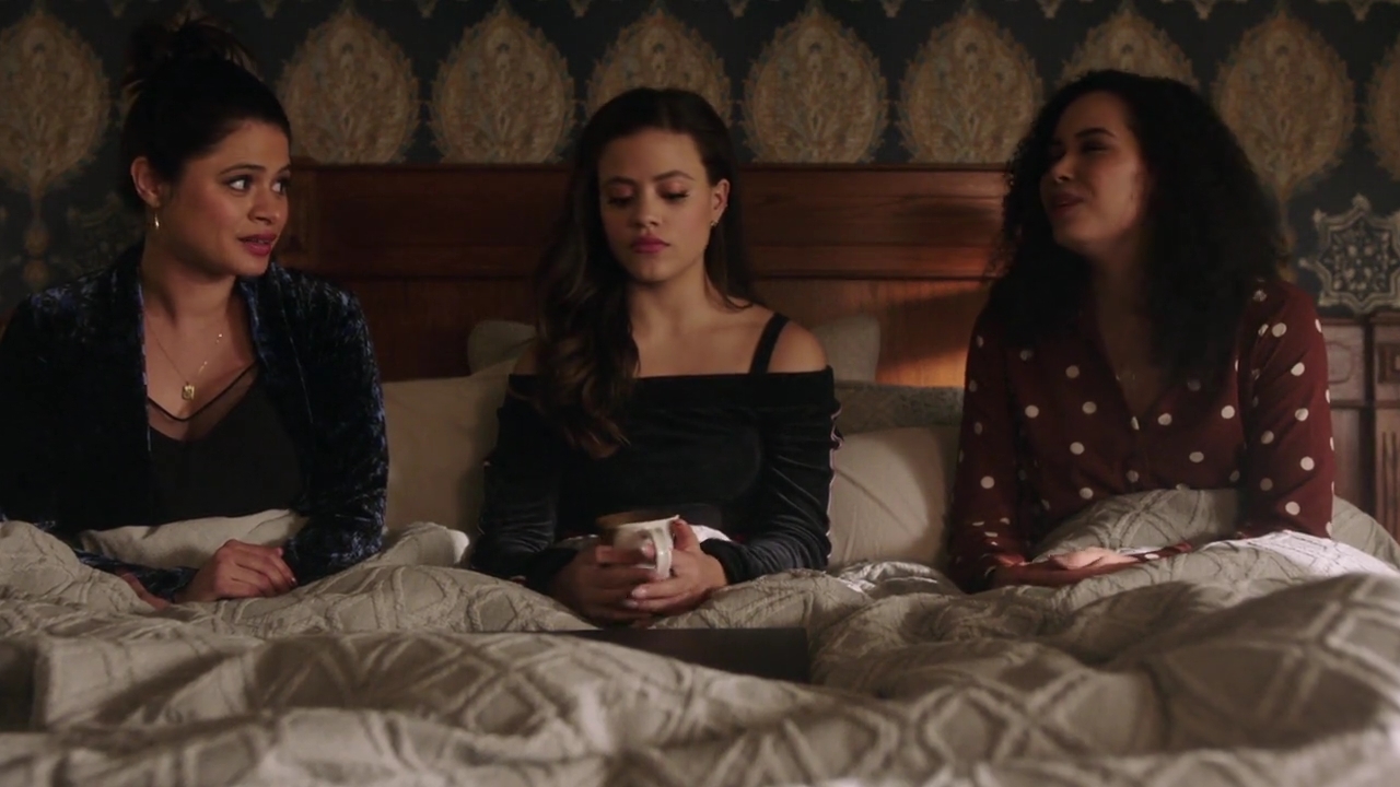 Charmed-Online-dot-nl_Charmed-1x14TouchedByADemon02090.jpg Charmed-Online-dot-nl_Charmed-1x14TouchedByADemon02090.jpg