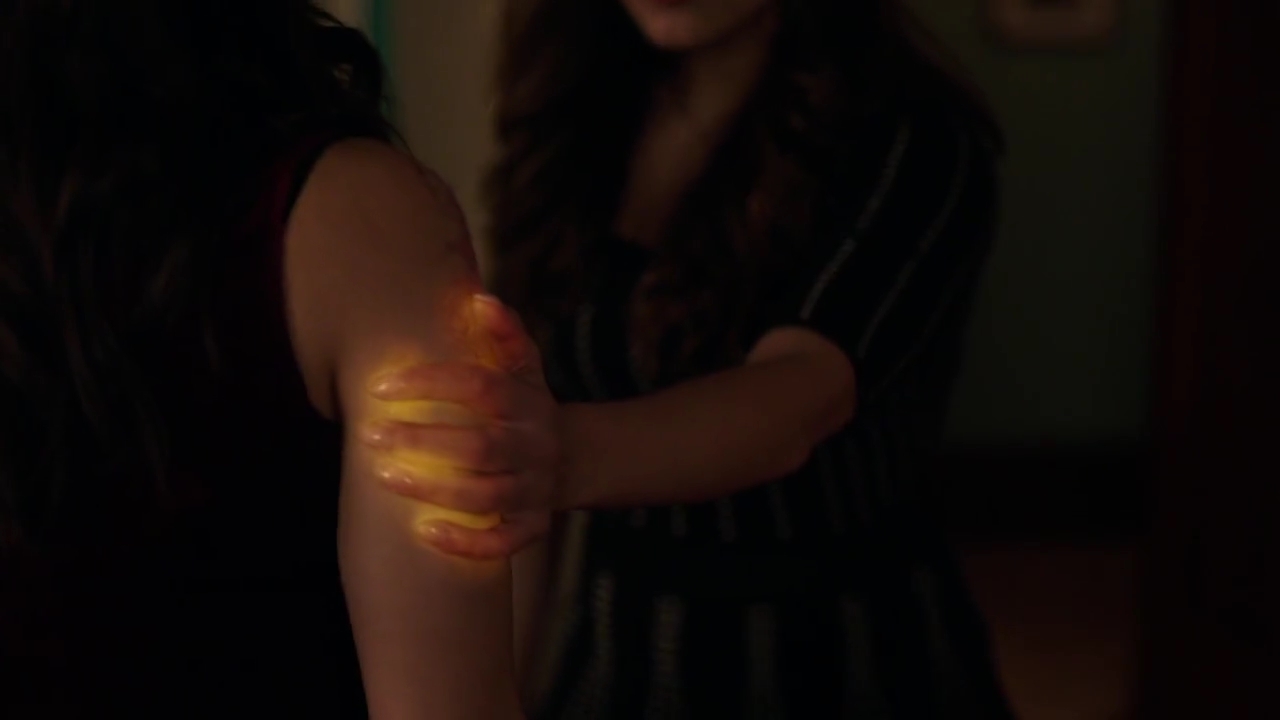 Charmed-Online-dot-nl_Charmed-1x15SwitchesAndStones00509.jpg Charmed-Online-dot-nl_Charmed-1x15SwitchesAndStones00509.jpg