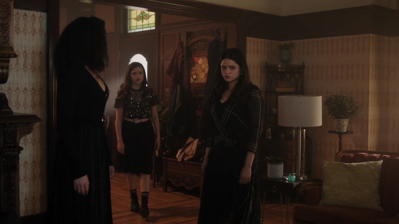 Charmed-Online-dot-nl_Charmed-1x17Surrender00607.jpg Charmed-Online-dot-nl_Charmed-1x17Surrender00607.jpg