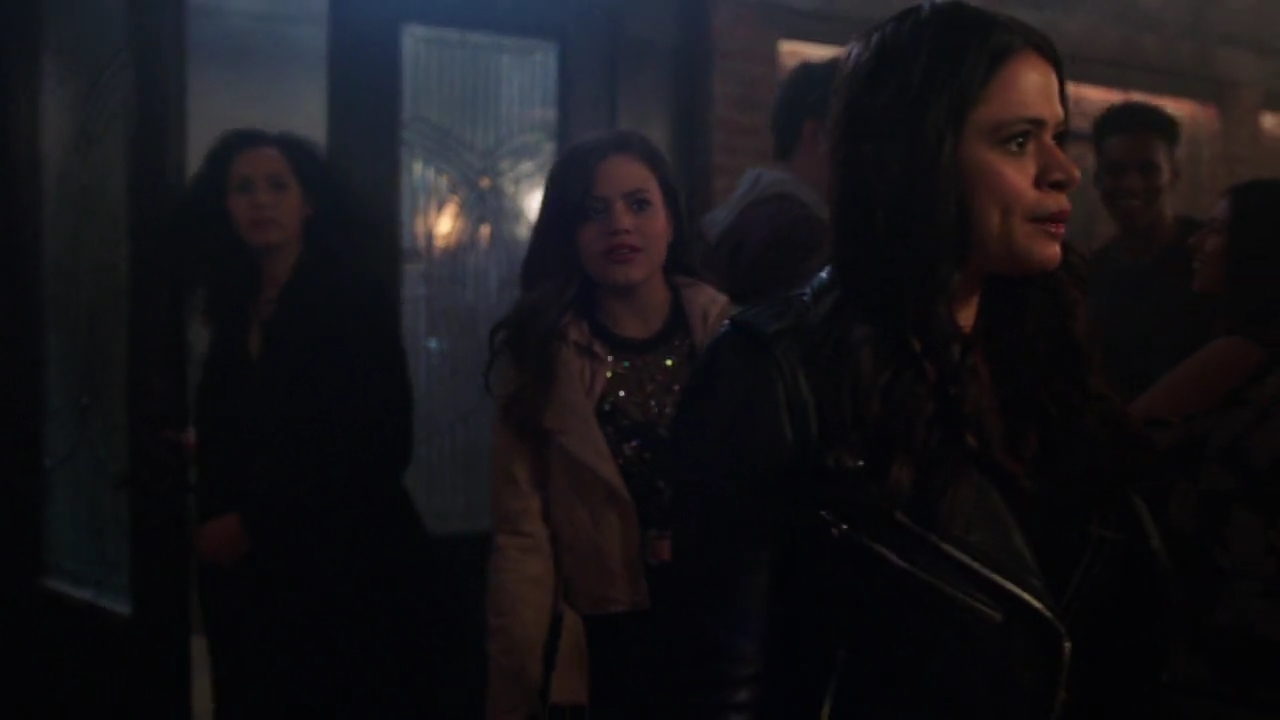 Charmed-Online-dot-nl_Charmed-1x17Surrender00907.jpg Charmed-Online-dot-nl_Charmed-1x17Surrender00907.jpg