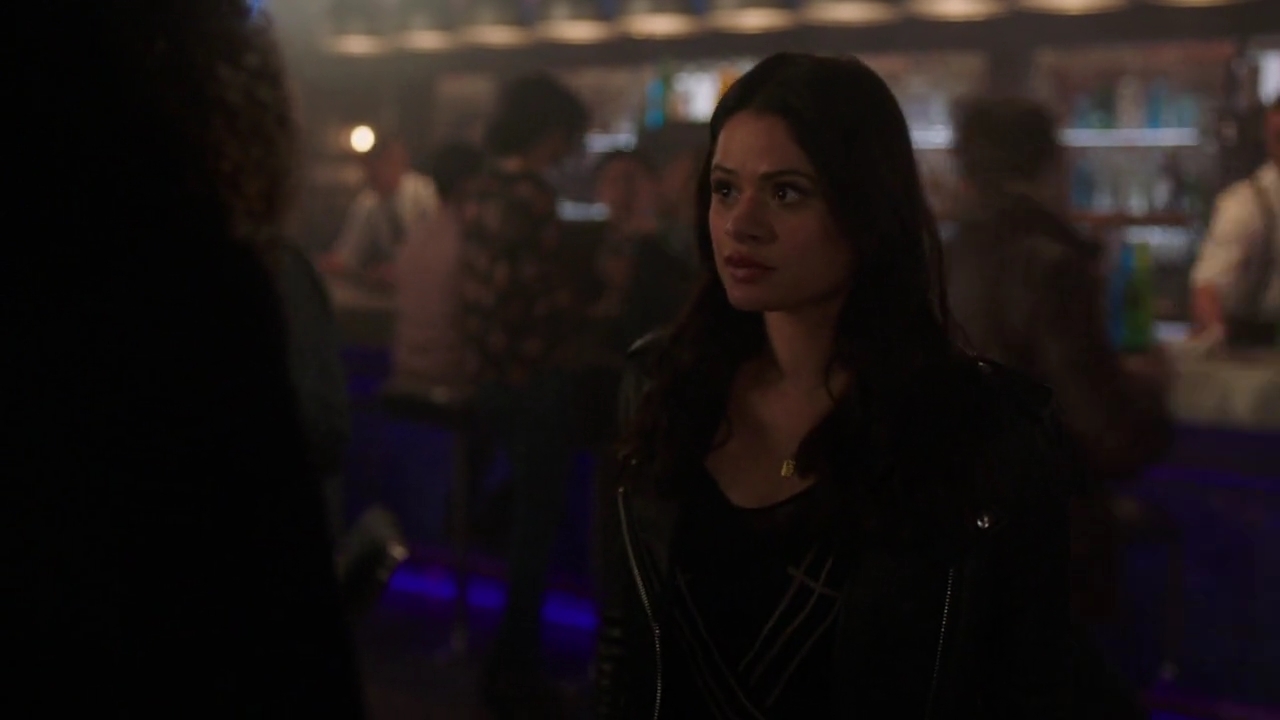 Charmed-Online-dot-nl_Charmed-1x17Surrender00914.jpg