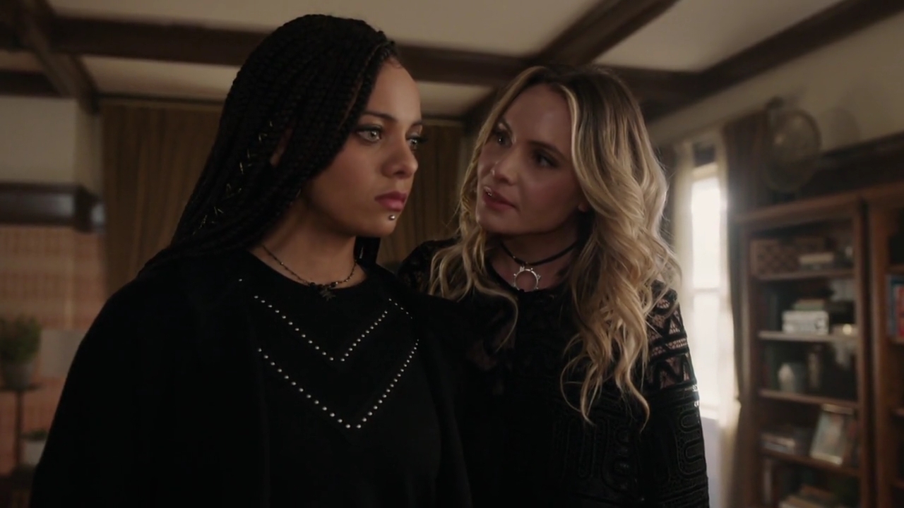 Charmed-Online-dot-nl_Charmed-1x17Surrender02273.jpg Charmed-Online-dot-nl_Charmed-1x17Surrender02273.jpg