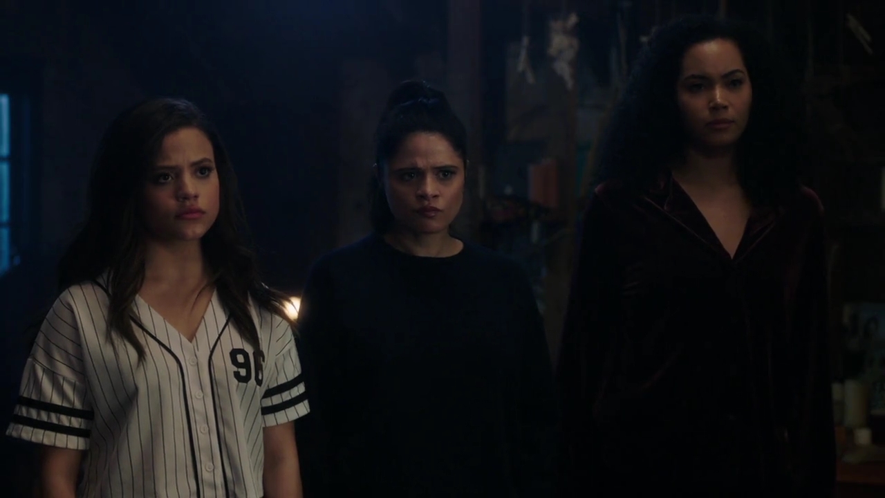 Charmed-Online-dot-nl_Charmed-1x18TheReplacement00165.jpg