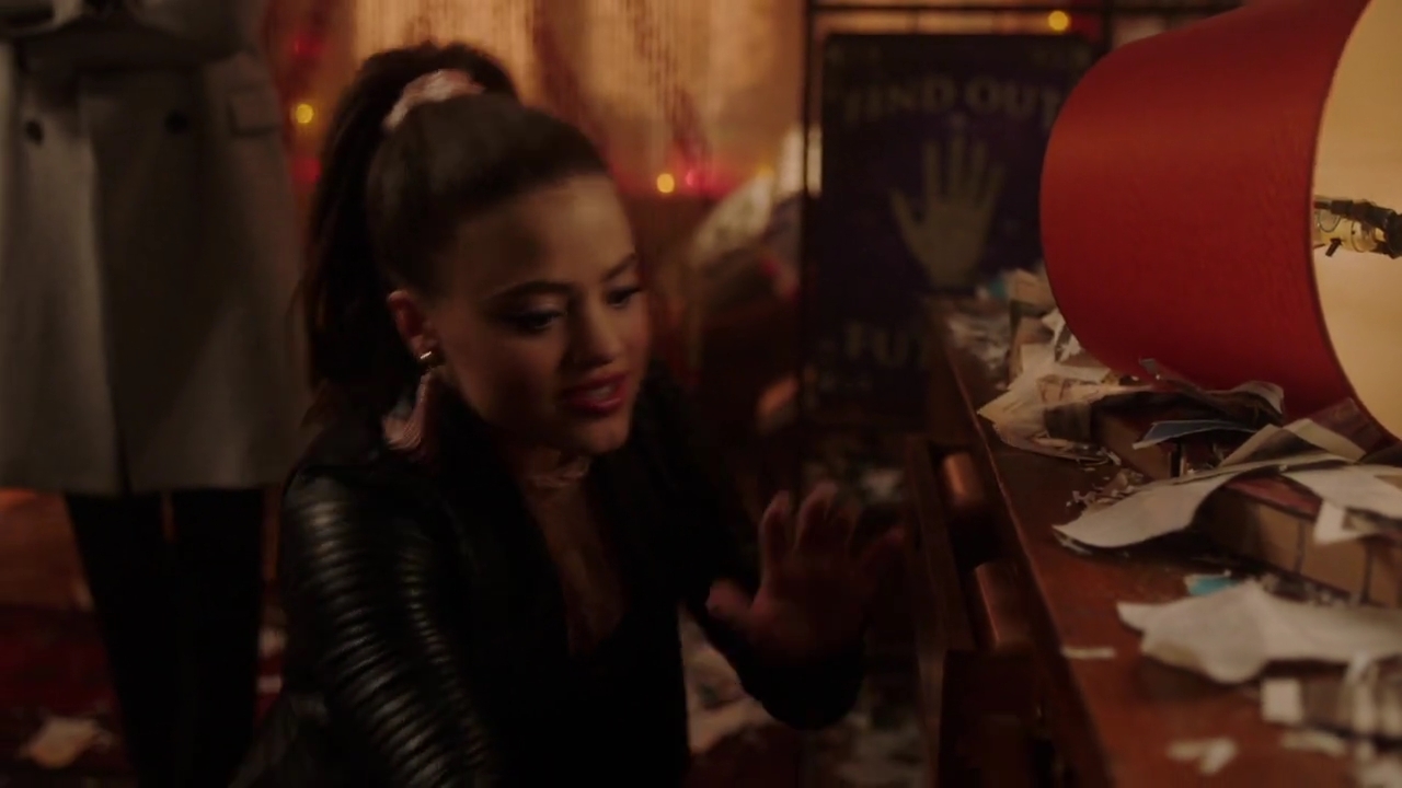 Charmed-Online-dot-nl_Charmed-1x18TheReplacement01448.jpg