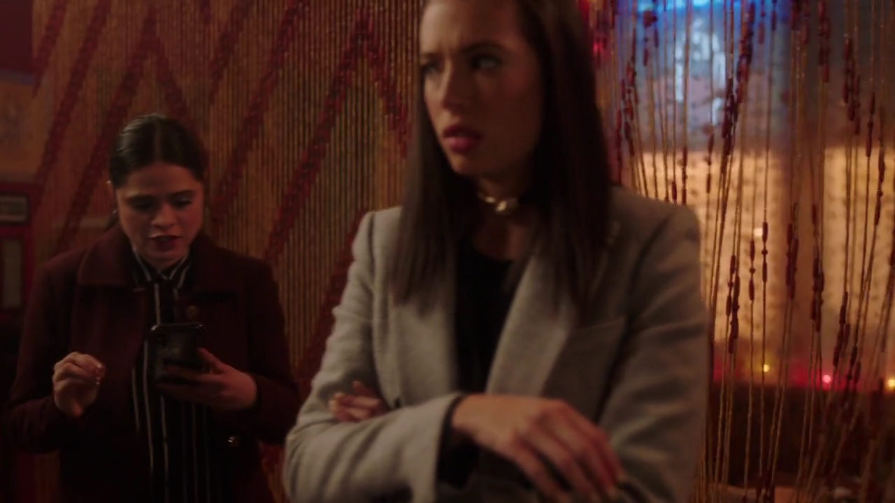 Charmed-Online-dot-nl_Charmed-1x18TheReplacement01455.jpg