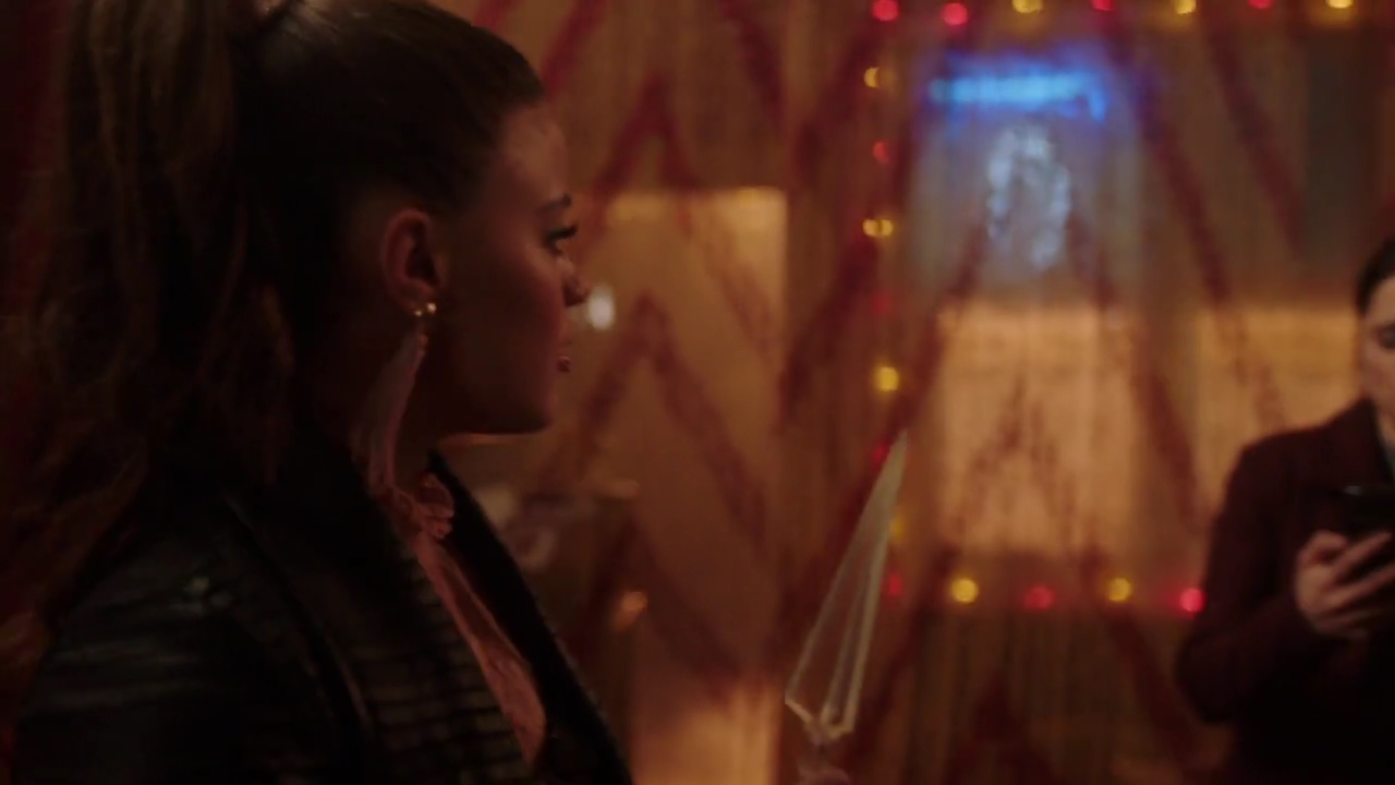 Charmed-Online-dot-nl_Charmed-1x18TheReplacement01469.jpg