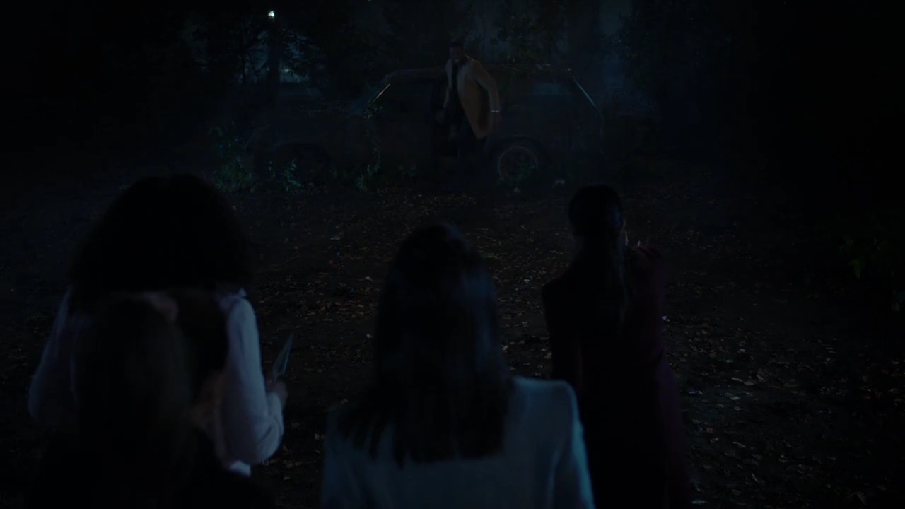 Charmed-Online-dot-nl_Charmed-1x18TheReplacement01578.jpg