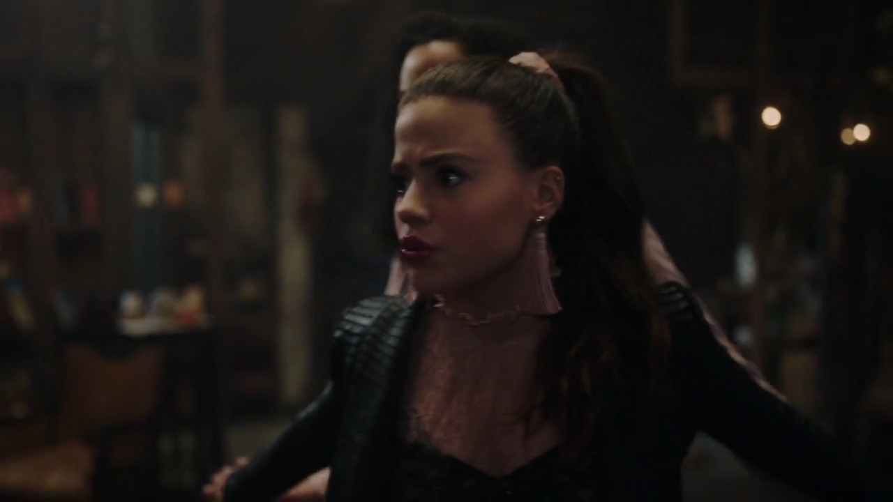 Charmed-Online-dot-nl_Charmed-1x18TheReplacement01801.jpg