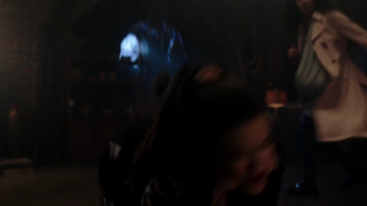 Charmed-Online-dot-nl_Charmed-1x18TheReplacement01808.jpg
