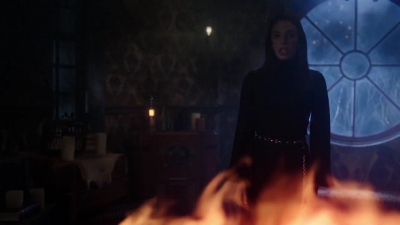 Charmed-Online-dot-nl_Charmed-1x18TheReplacement00126.jpg