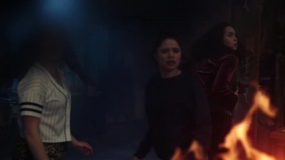 Charmed-Online-dot-nl_Charmed-1x18TheReplacement00127.jpg