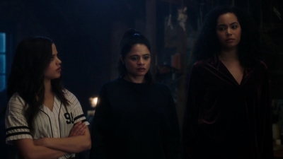 Charmed-Online-dot-nl_Charmed-1x18TheReplacement00194.jpg