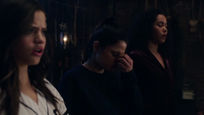 Charmed-Online-dot-nl_Charmed-1x18TheReplacement00266.jpg