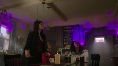 Charmed-Online-dot-nl_Charmed-1x18TheReplacement00289.jpg