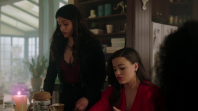 Charmed-Online-dot-nl_Charmed-1x18TheReplacement00299.jpg