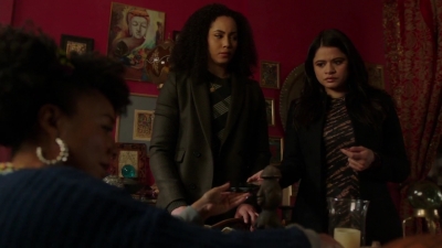 Charmed-Online-dot-nl_Charmed-1x18TheReplacement00661.jpg