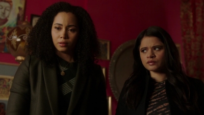 Charmed-Online-dot-nl_Charmed-1x18TheReplacement00669.jpg