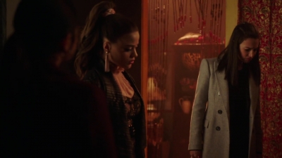 Charmed-Online-dot-nl_Charmed-1x18TheReplacement01306.jpg