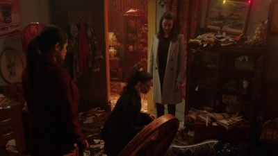 Charmed-Online-dot-nl_Charmed-1x18TheReplacement01327.jpg