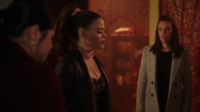 Charmed-Online-dot-nl_Charmed-1x18TheReplacement01347.jpg