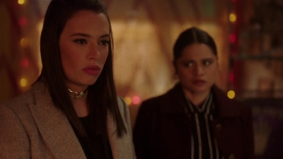 Charmed-Online-dot-nl_Charmed-1x18TheReplacement01363.jpg