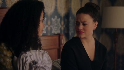 Charmed-Online-dot-nl_Charmed-1x18TheReplacement02103.jpg