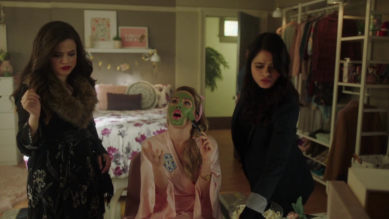 Charmed-Online-dot-nl_Charmed-1x20Ambush00852.jpg Charmed-Online-dot-nl_Charmed-1x20Ambush00852.jpg