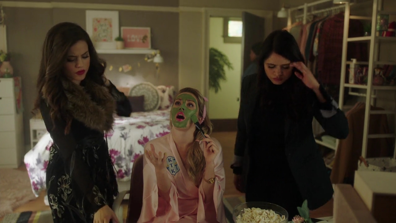 Charmed-Online-dot-nl_Charmed-1x20Ambush00855.jpg Charmed-Online-dot-nl_Charmed-1x20Ambush00855.jpg