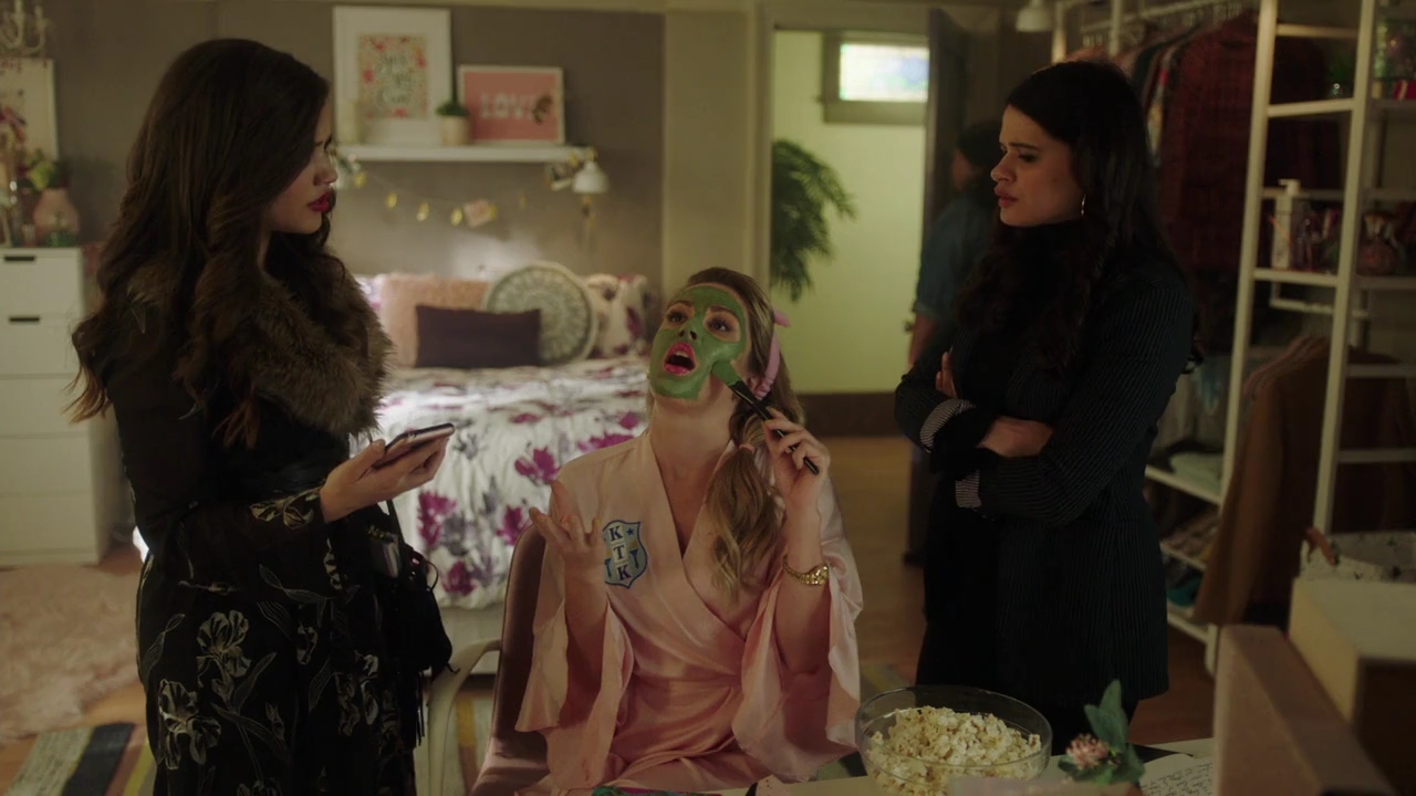 Charmed-Online-dot-nl_Charmed-1x20Ambush00871.jpg Charmed-Online-dot-nl_Charmed-1x20Ambush00871.jpg