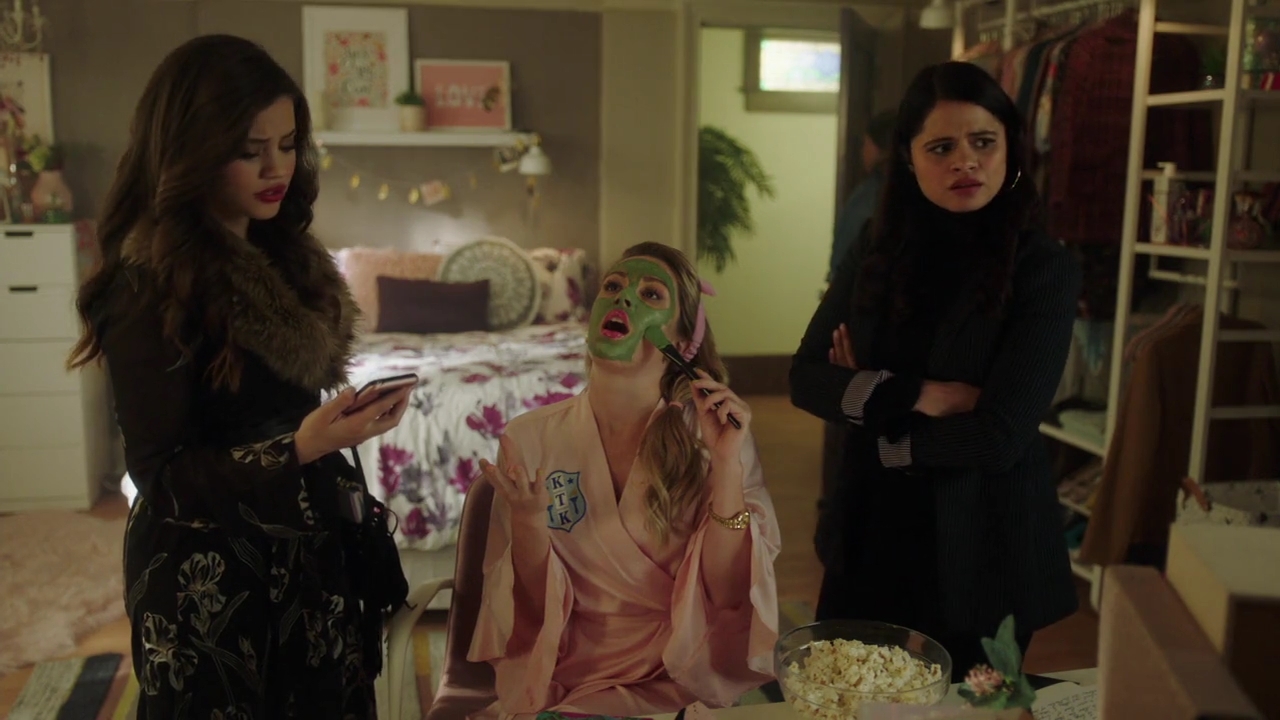 Charmed-Online-dot-nl_Charmed-1x20Ambush00872.jpg Charmed-Online-dot-nl_Charmed-1x20Ambush00872.jpg