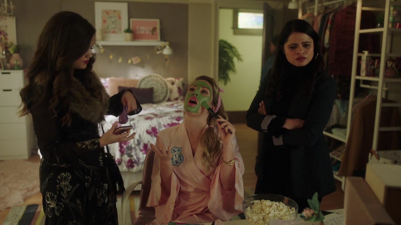 Charmed-Online-dot-nl_Charmed-1x20Ambush00873.jpg Charmed-Online-dot-nl_Charmed-1x20Ambush00873.jpg