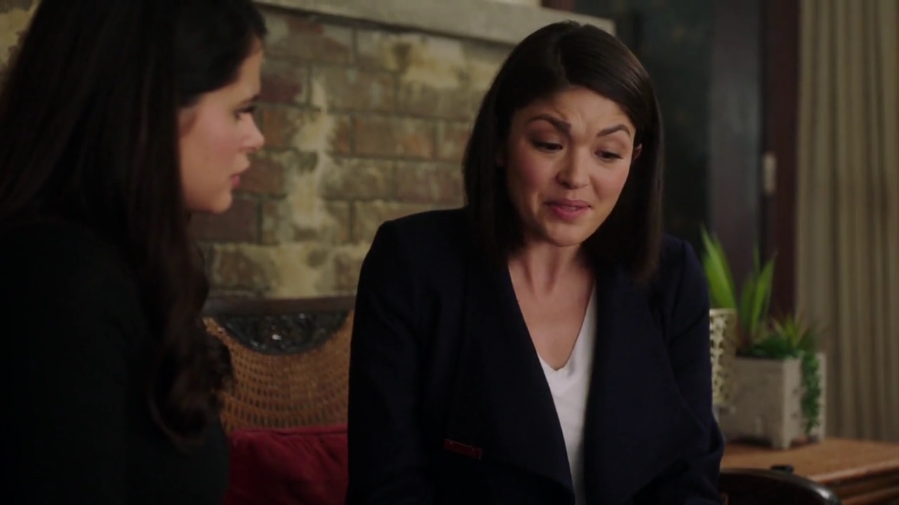 Charmed-Online-dot-nl_Charmed-1x20Ambush01100.jpg Charmed-Online-dot-nl_Charmed-1x20Ambush01100.jpg