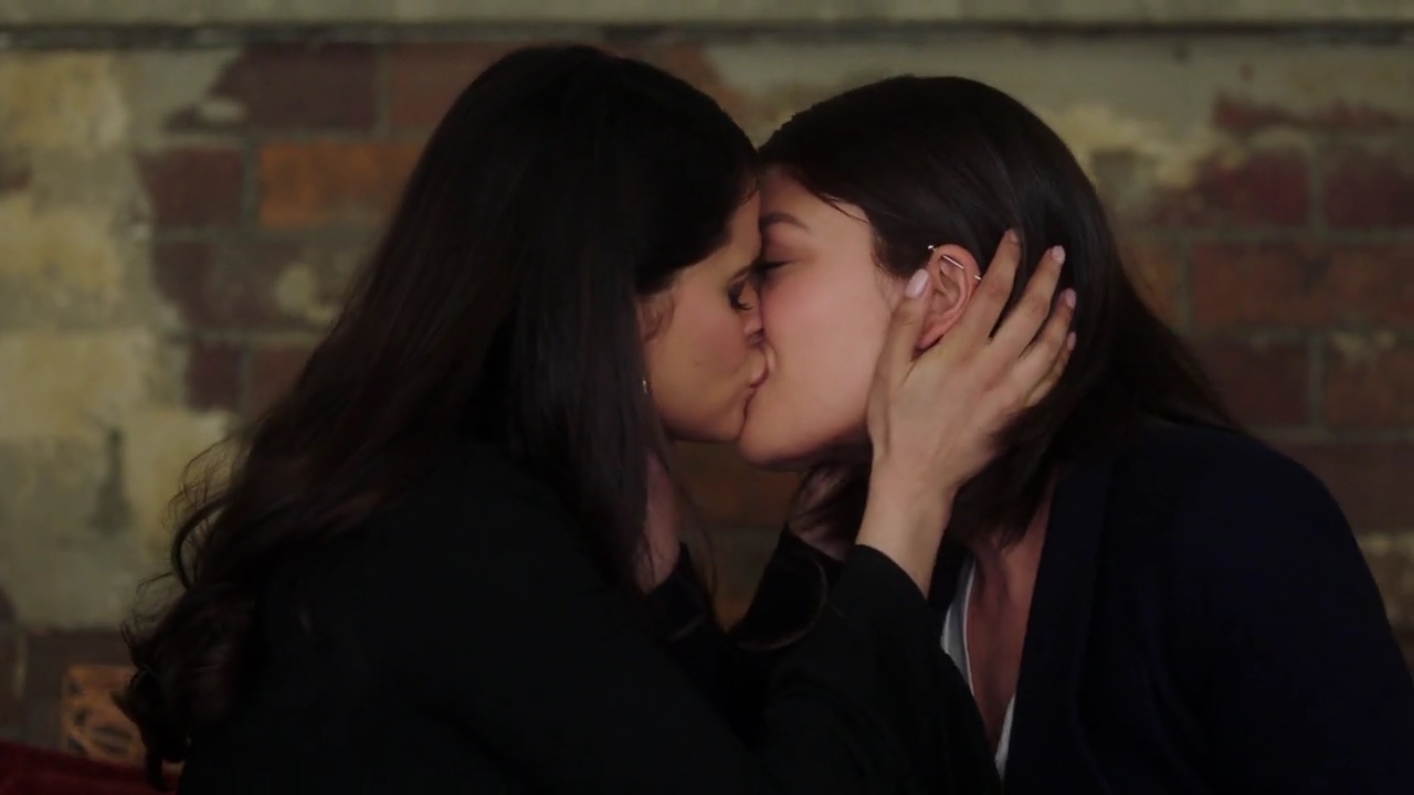 Charmed-Online-dot-nl_Charmed-1x20Ambush01120.jpg Charmed-Online-dot-nl_Charmed-1x20Ambush01120.jpg