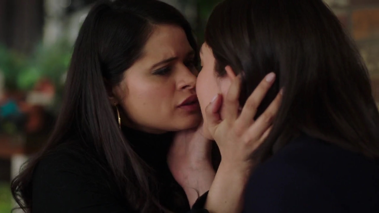 Charmed-Online-dot-nl_Charmed-1x20Ambush01122.jpg Charmed-Online-dot-nl_Charmed-1x20Ambush01122.jpg