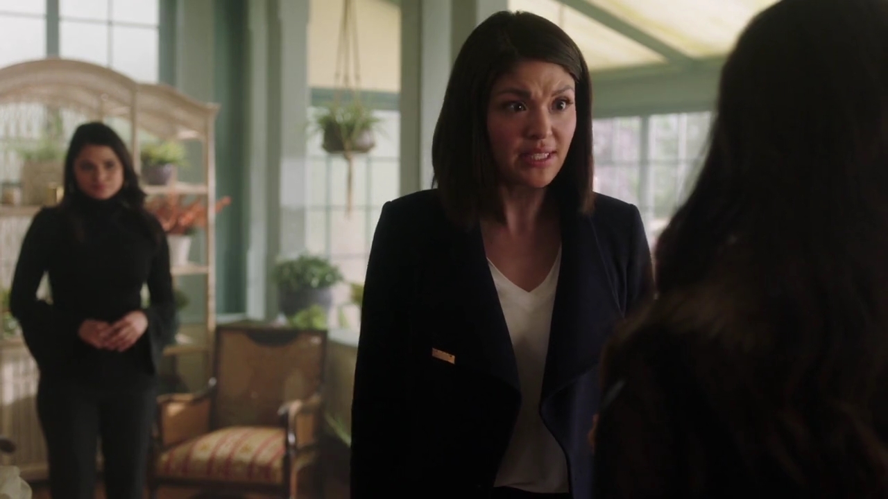 Charmed-Online-dot-nl_Charmed-1x20Ambush01170.jpg Charmed-Online-dot-nl_Charmed-1x20Ambush01170.jpg