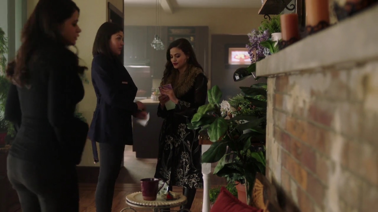 Charmed-Online-dot-nl_Charmed-1x20Ambush01178.jpg Charmed-Online-dot-nl_Charmed-1x20Ambush01178.jpg