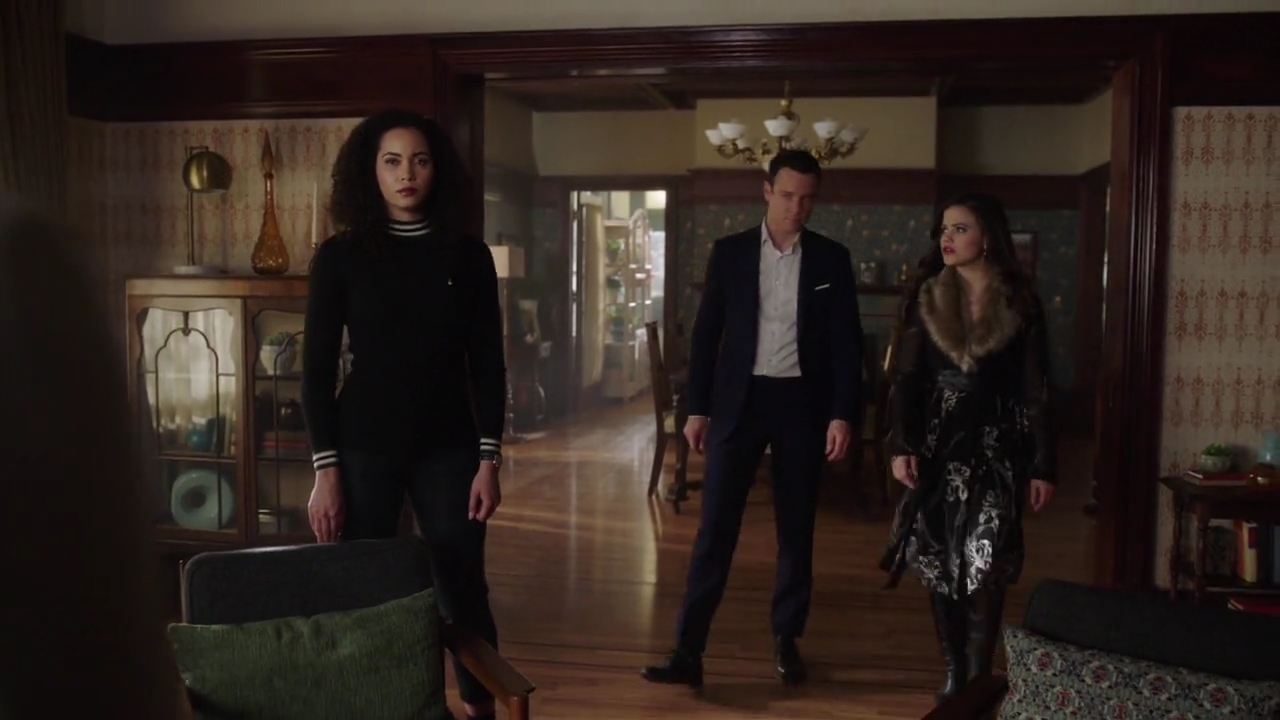 Charmed-Online-dot-nl_Charmed-1x20Ambush01246.jpg Charmed-Online-dot-nl_Charmed-1x20Ambush01246.jpg