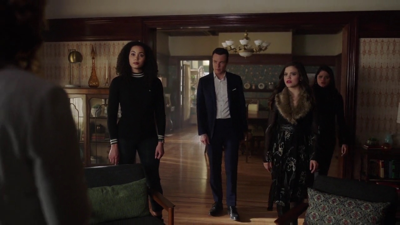 Charmed-Online-dot-nl_Charmed-1x20Ambush01247.jpg