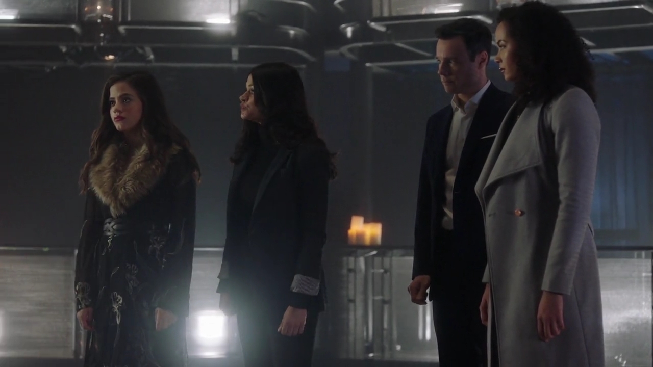 Charmed-Online-dot-nl_Charmed-1x20Ambush01308.jpg Charmed-Online-dot-nl_Charmed-1x20Ambush01308.jpg