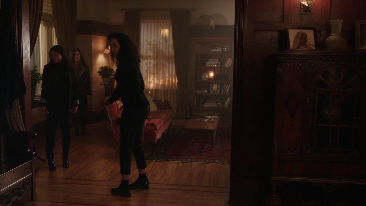 Charmed-Online-dot-nl_Charmed-1x20Ambush01468.jpg Charmed-Online-dot-nl_Charmed-1x20Ambush01468.jpg