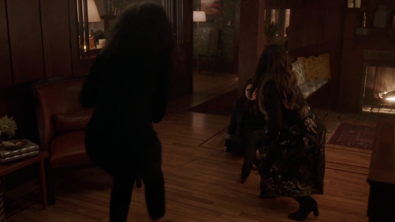 Charmed-Online-dot-nl_Charmed-1x20Ambush01518.jpg Charmed-Online-dot-nl_Charmed-1x20Ambush01518.jpg