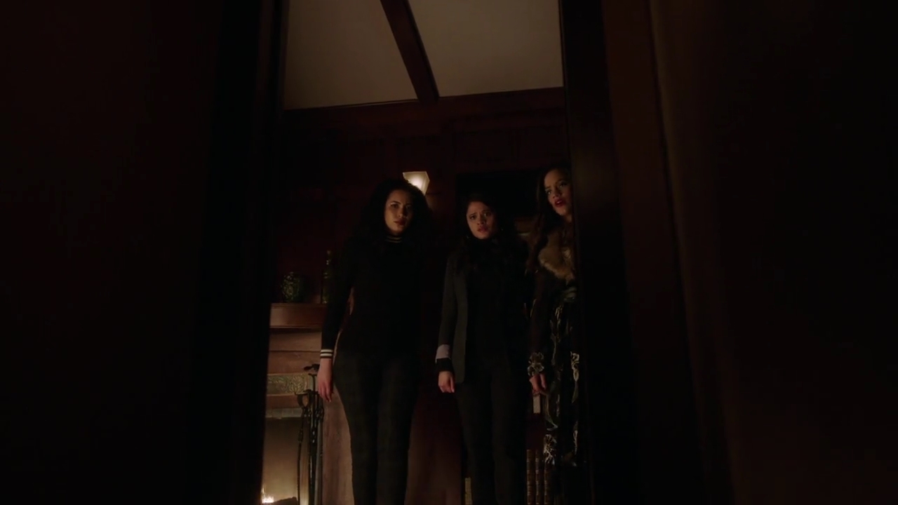 Charmed-Online-dot-nl_Charmed-1x20Ambush01678.jpg Charmed-Online-dot-nl_Charmed-1x20Ambush01678.jpg