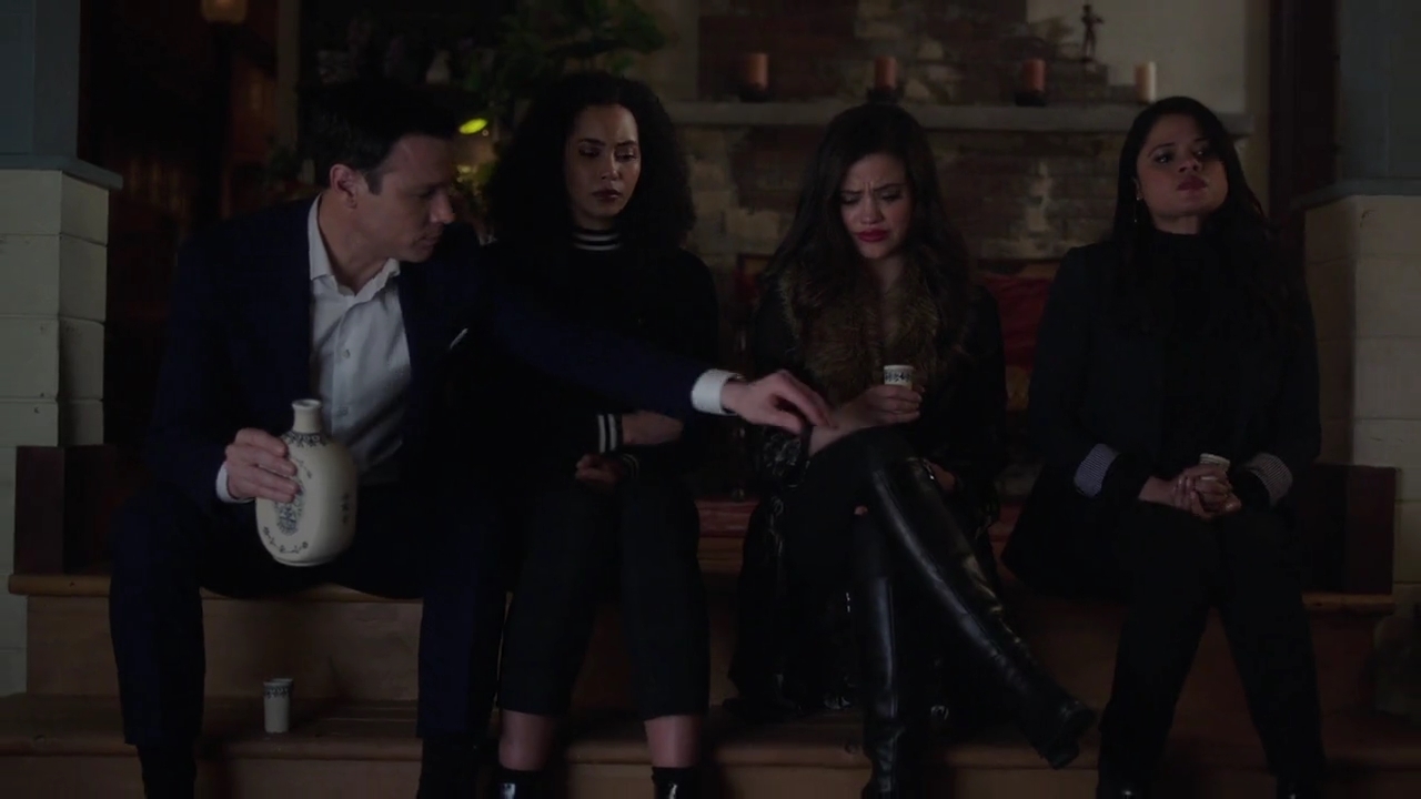 Charmed-Online-dot-nl_Charmed-1x20Ambush02101.jpg Charmed-Online-dot-nl_Charmed-1x20Ambush02101.jpg