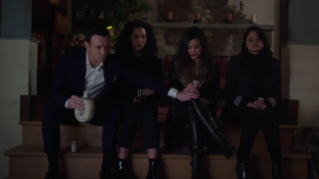 Charmed-Online-dot-nl_Charmed-1x20Ambush02104.jpg Charmed-Online-dot-nl_Charmed-1x20Ambush02104.jpg