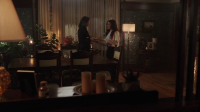 Charmed-Online-dot-nl_Charmed-1x20Ambush02222.jpg