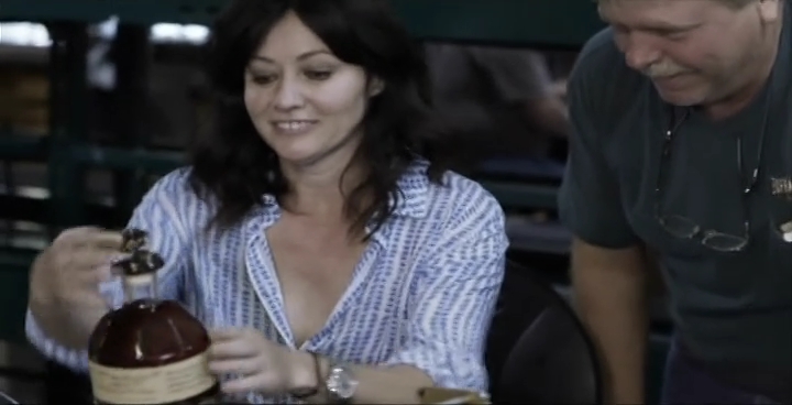 Charmed-Online-dot-net_OffTheMapWithShannenandHolly-S01E01-02-0943.jpg