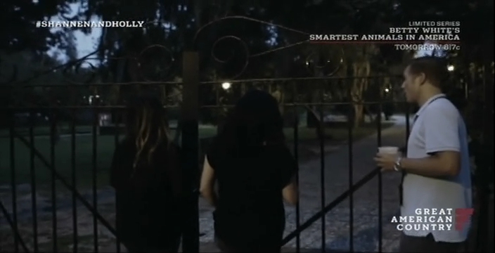 Charmed-Online-dot-net_OffTheMapWithShannenandHolly-S01E05-0373.jpg