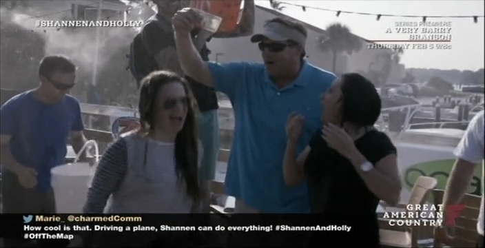 Charmed-Online-dot-net_OffTheMapWithShannenandHolly-S01E06-0385.jpg